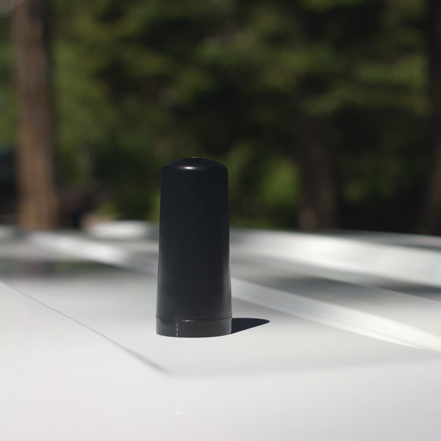 4G-NMO-Antenna-Lifestyle-Shot