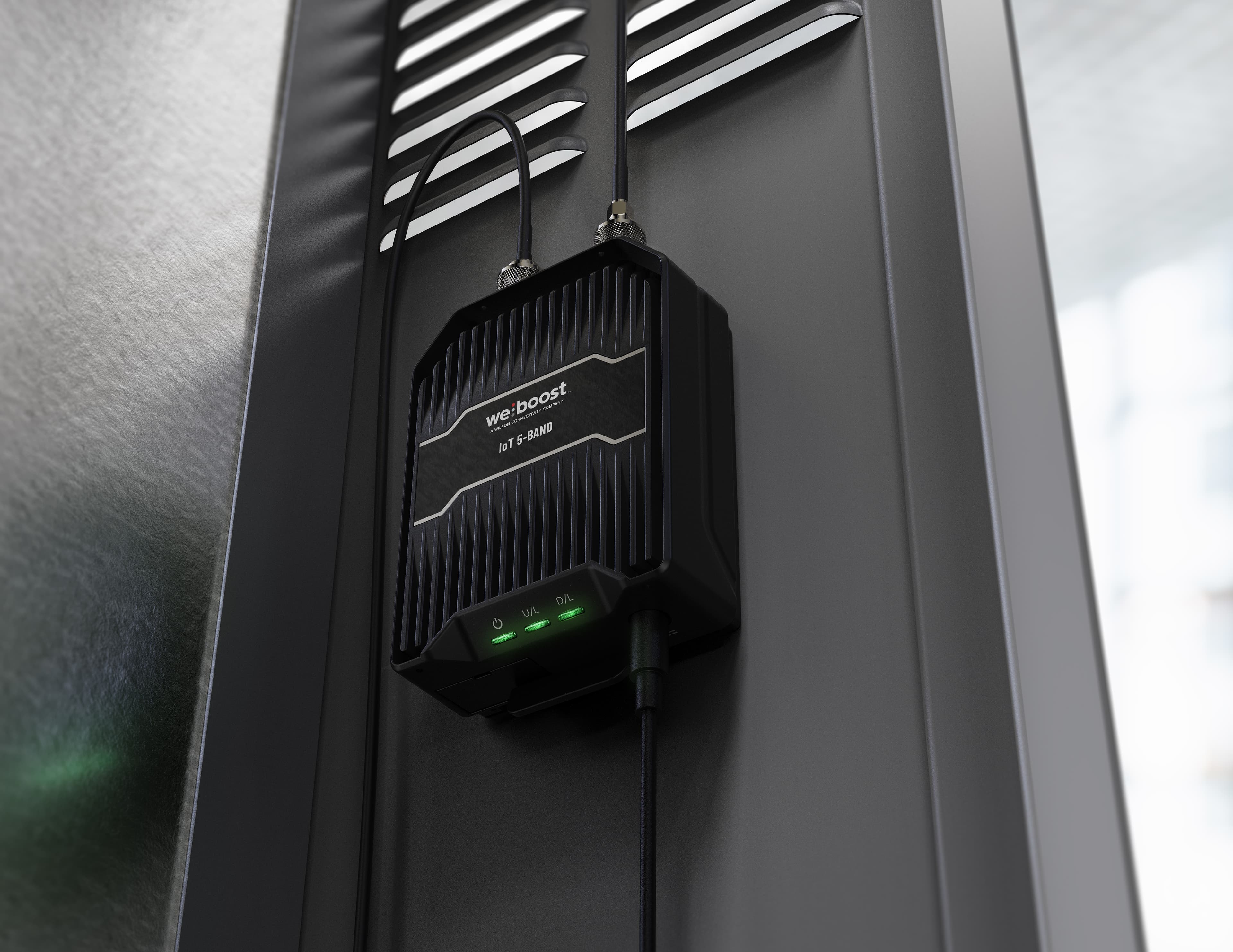 weBoost IoT Direct mounted